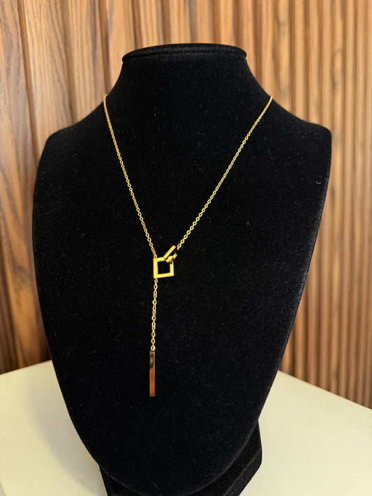 Collar doble cuadro hueco entrelazado