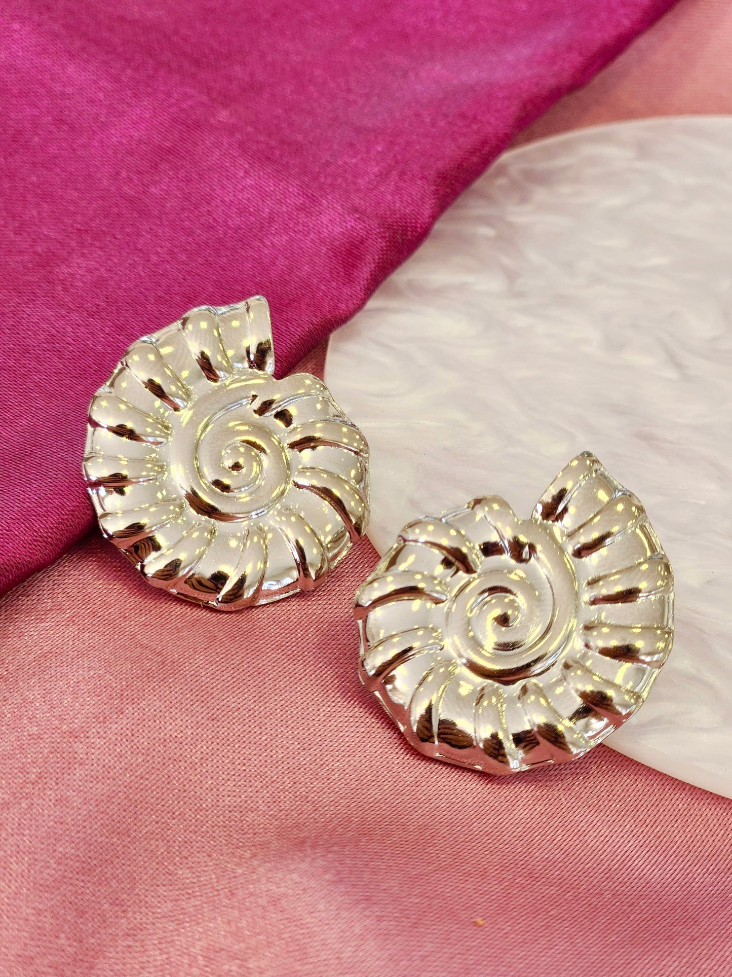 Aretes plateados caracol lineas #N1