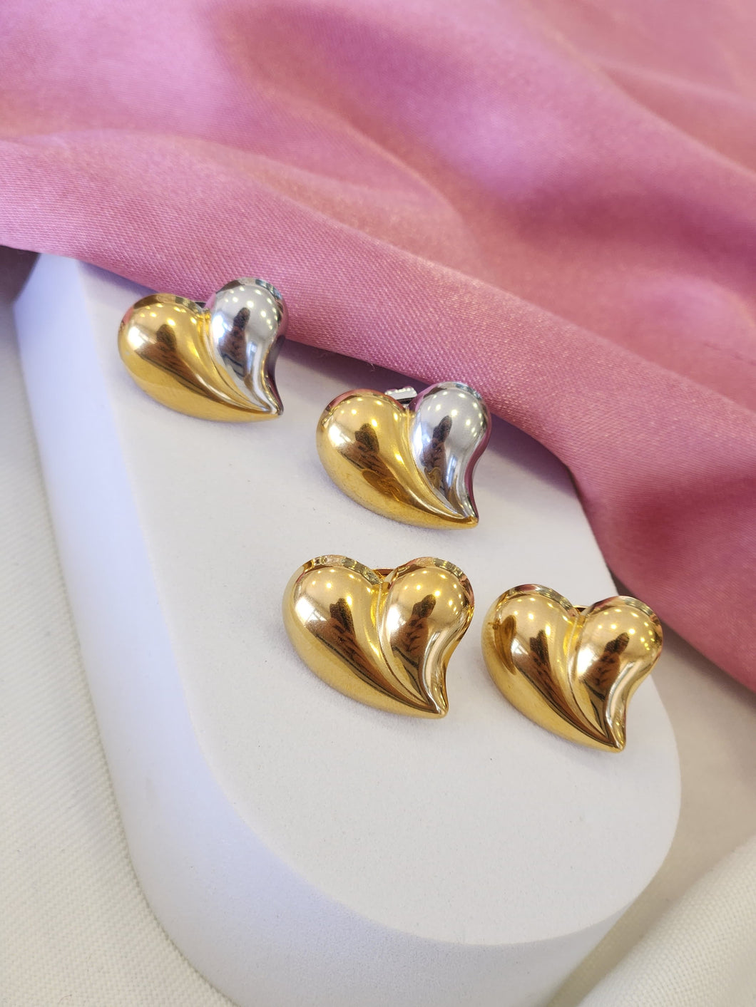 Aretes corazon inclinado