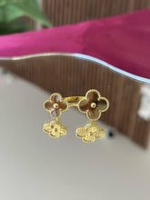 Cargar imagen en el visor de la galería, Anillo trebol dorado #23C
