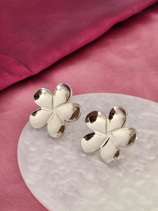Aretes plateados flor liso #J32