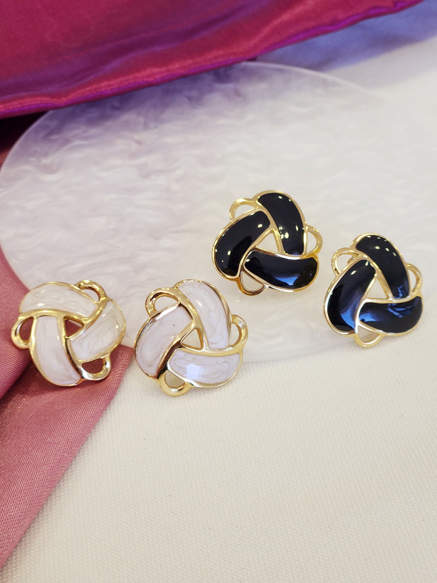 Aretes triangulo entrelazado #K69