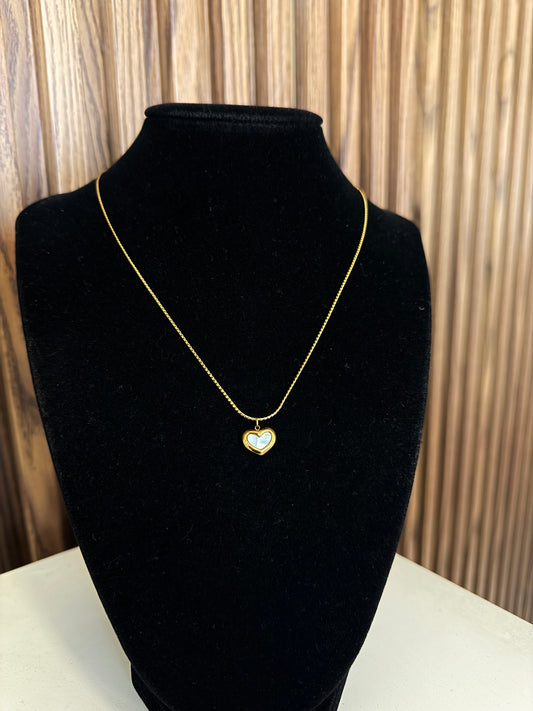 Collar corazon mini blanco #F6.1