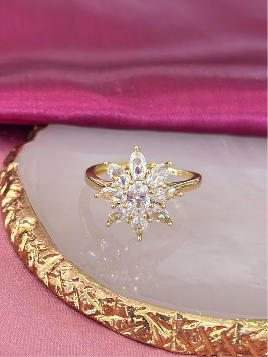 Anillo flor petalos zirconia #57C