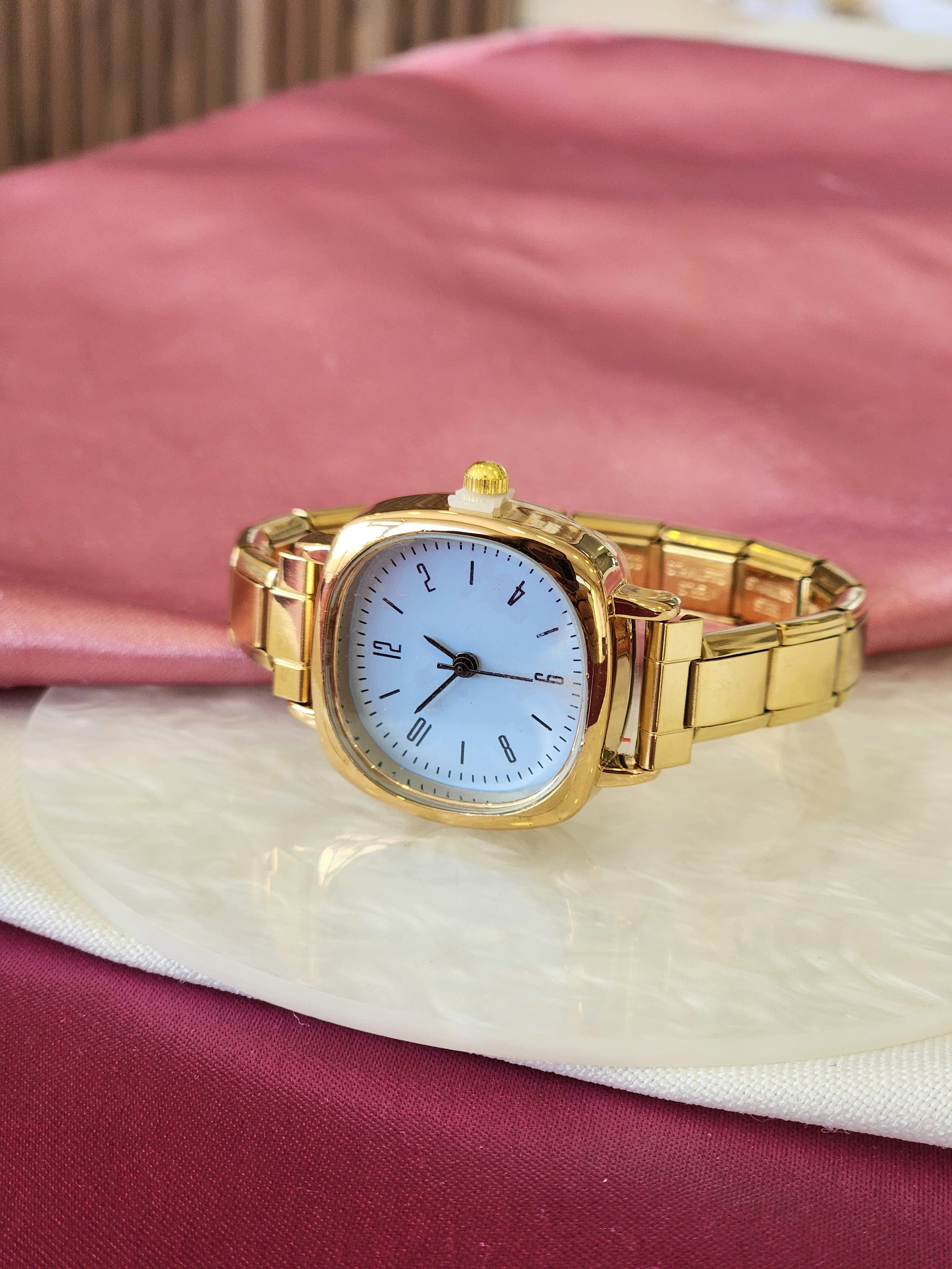 Reloj números dorado #52