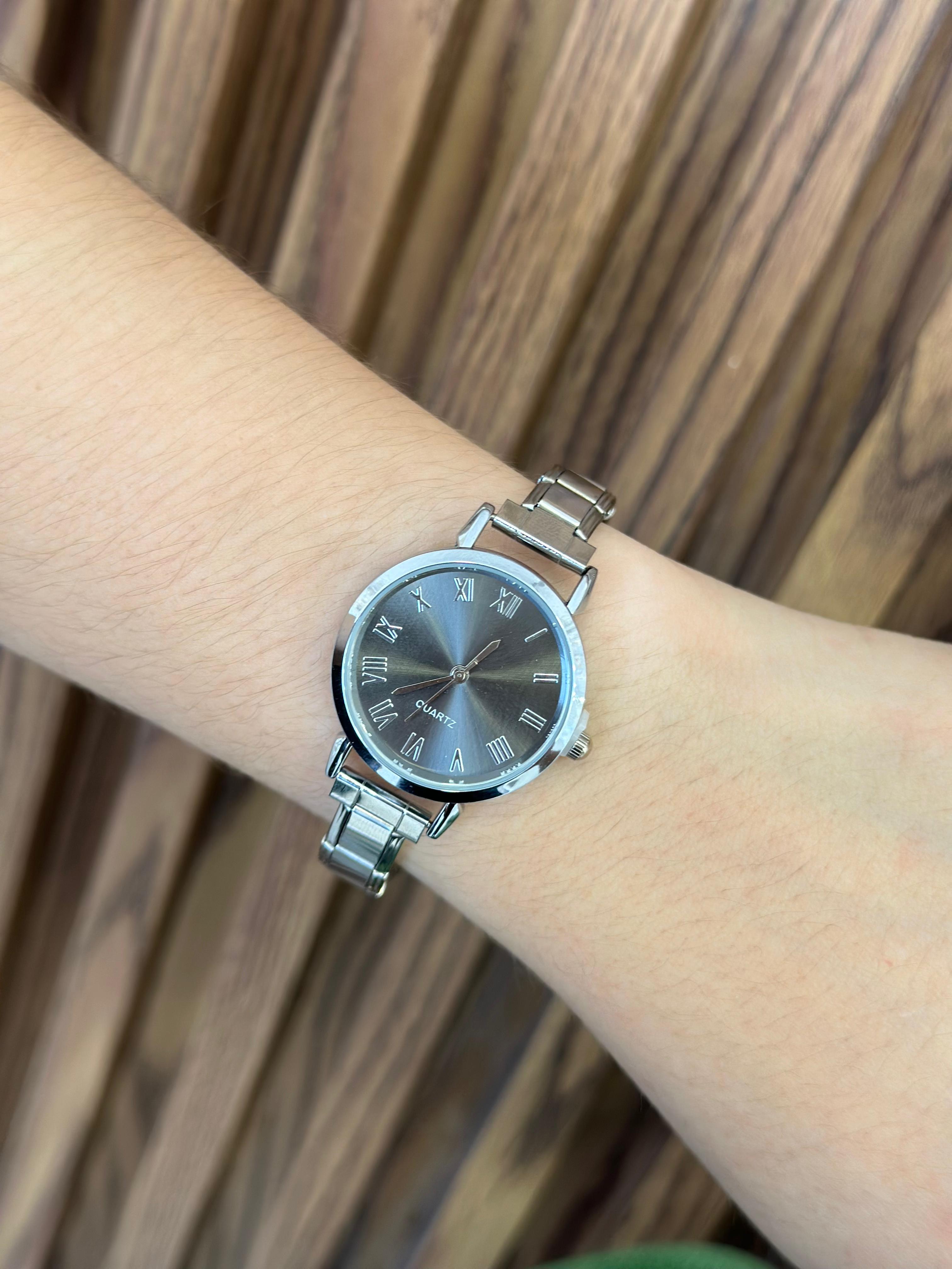 Reloj romanos redondo negro