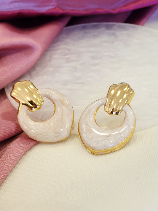 Aretes huecos marmoleados