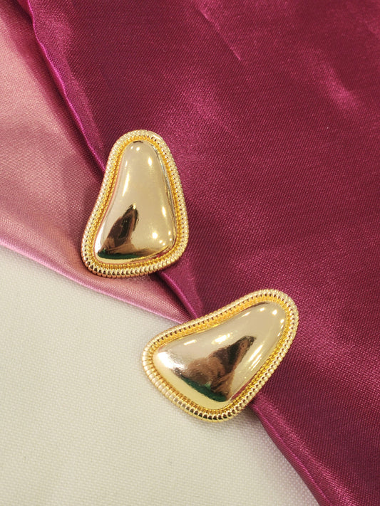 Aretes solidos irregulares con bordes #E23