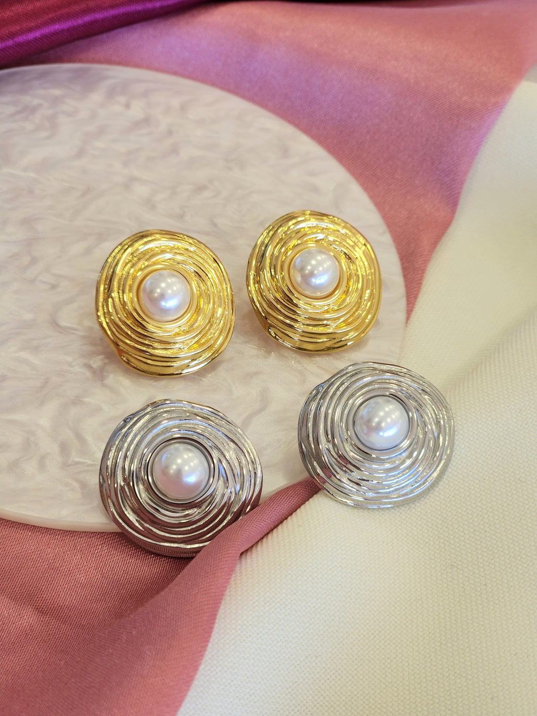 Aretes circulos variados perla centro #C137