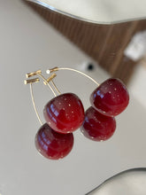 Cargar imagen en el visor de la galería, Aretes cerezas #ZZ2

