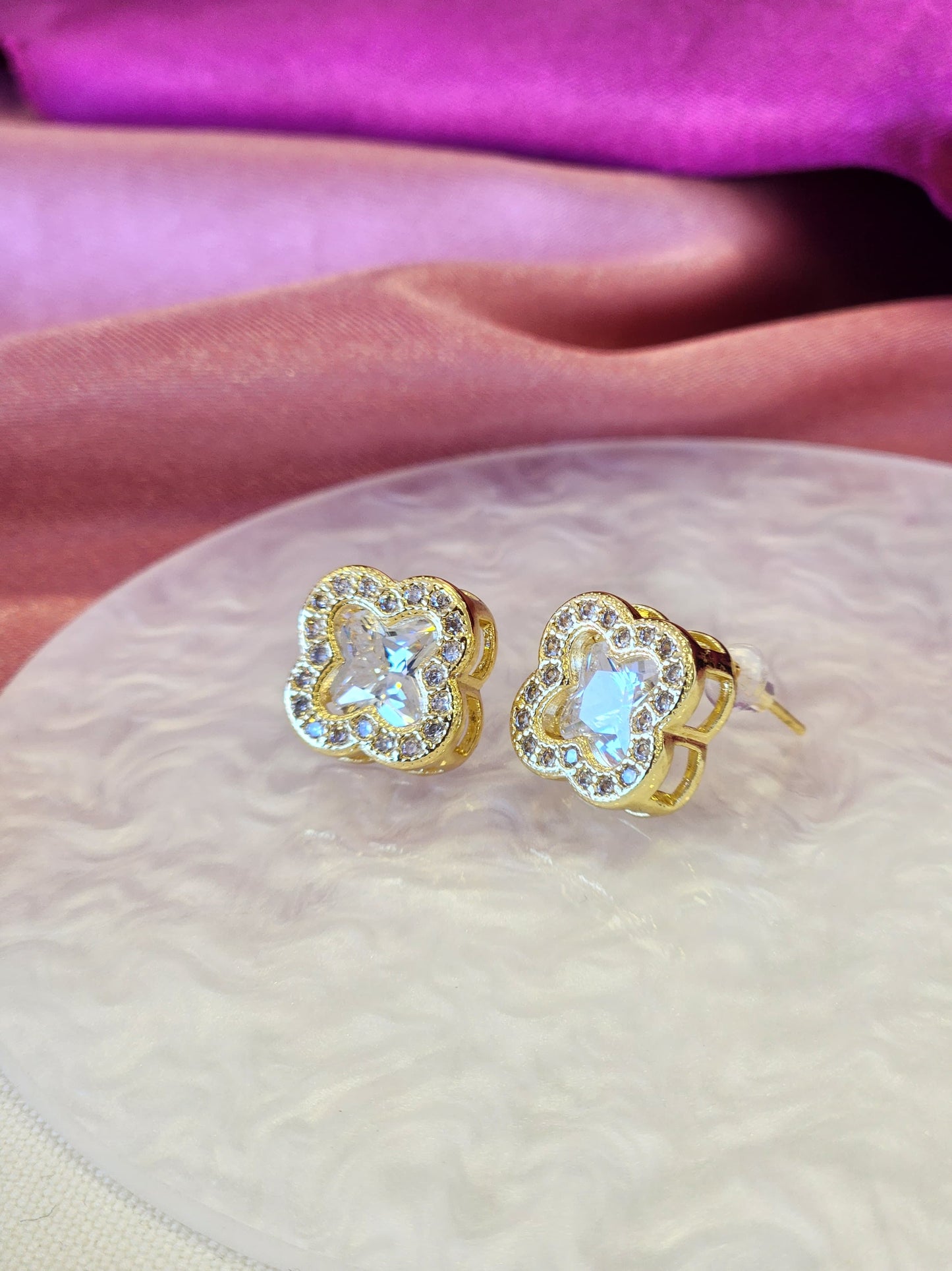Aretes trebol cristal con zirconia al rededor # 58
