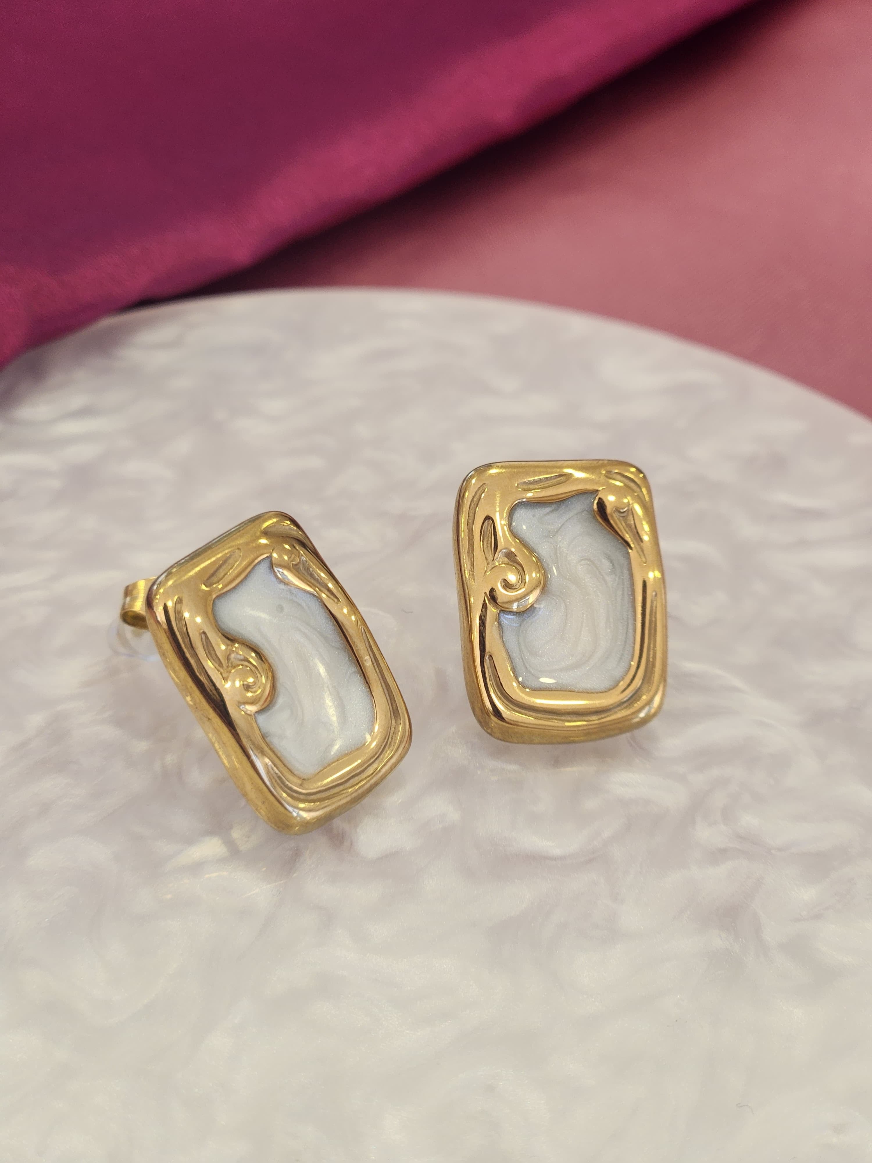 Aretes rectangulares madre perla