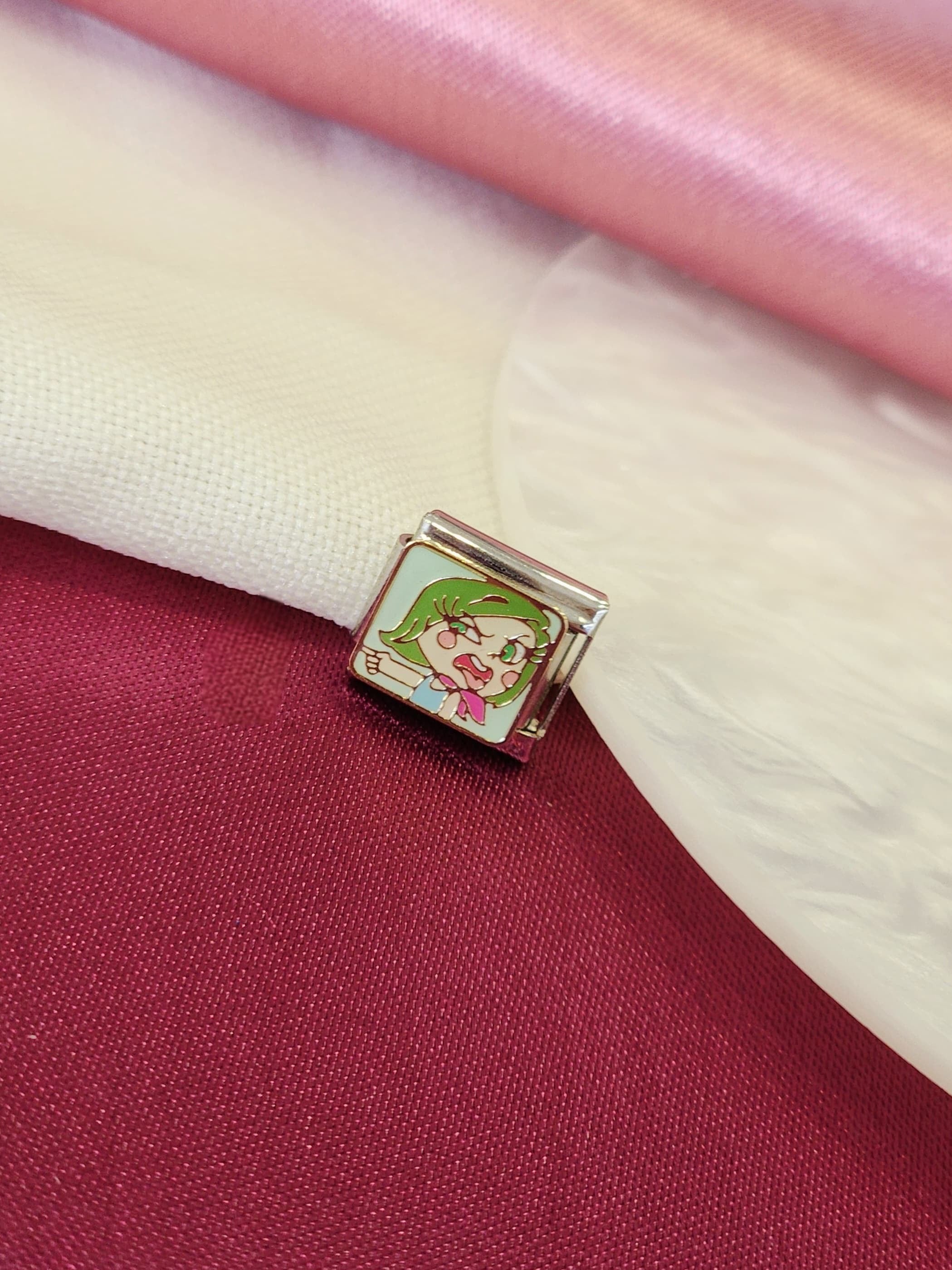 Charm desagrado #14