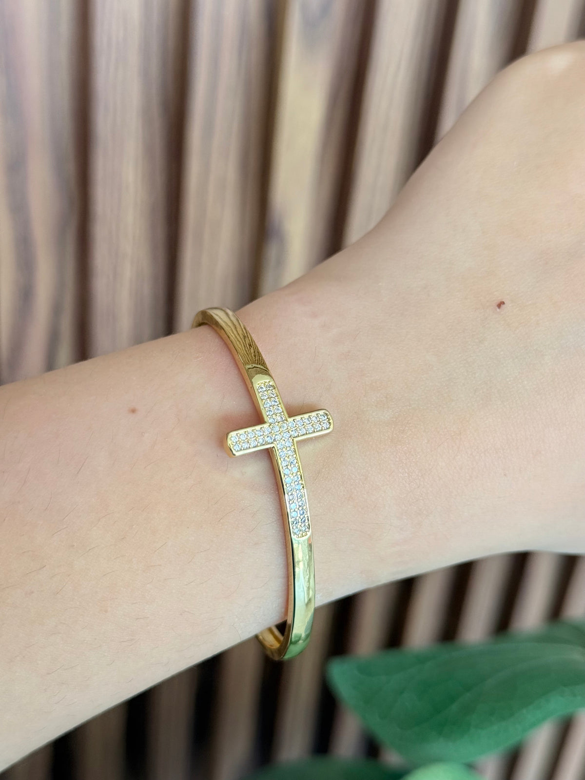 Pulsera rigida cruz zirconia #H17