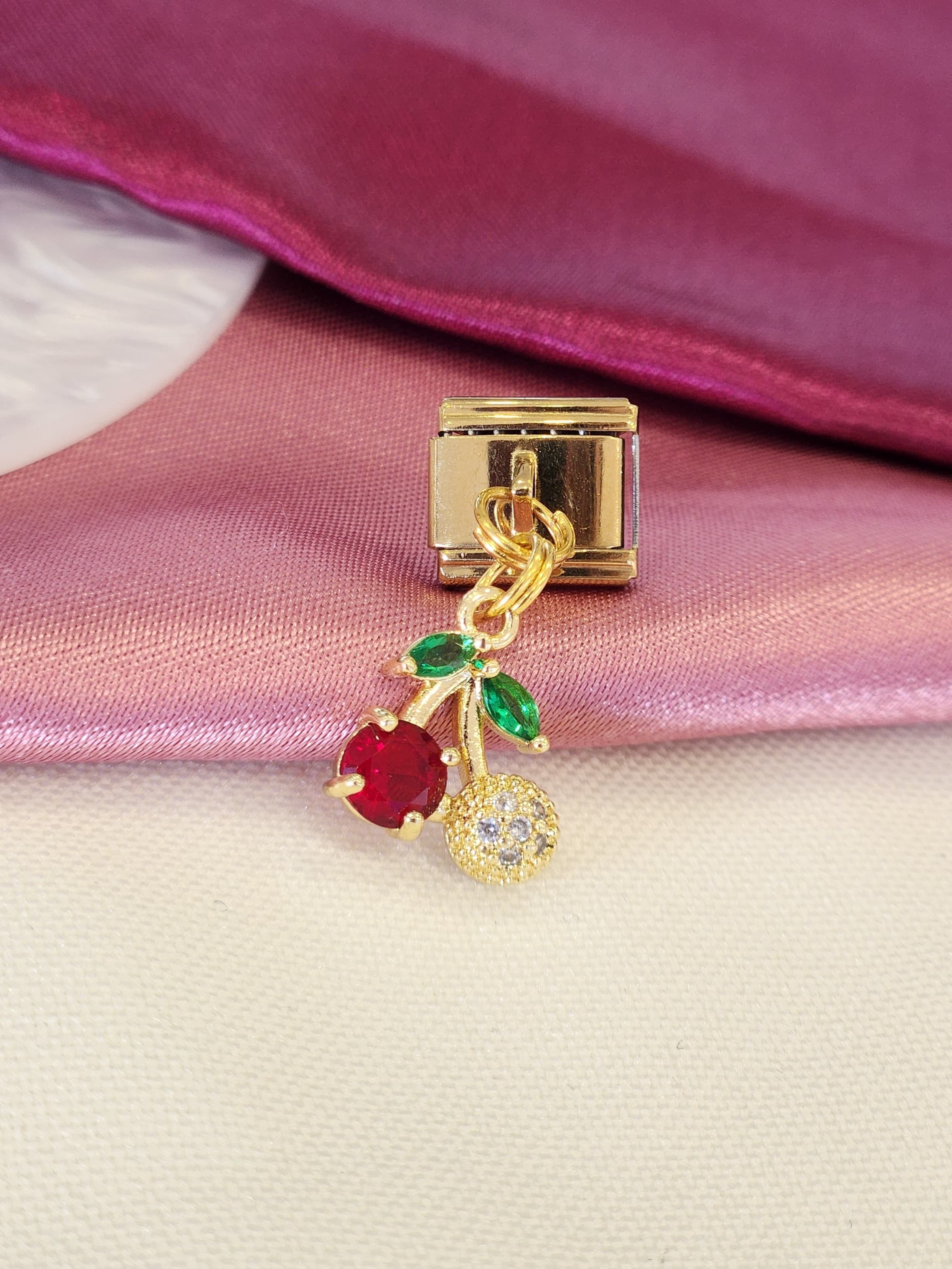 Charm cereza zirconia colgante