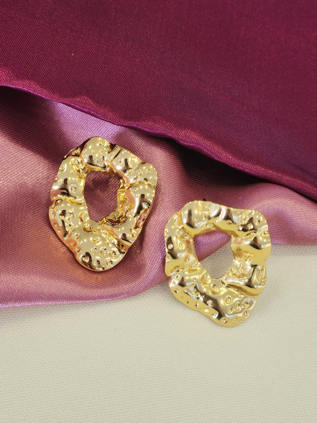 Aretes hueco irregular #H3