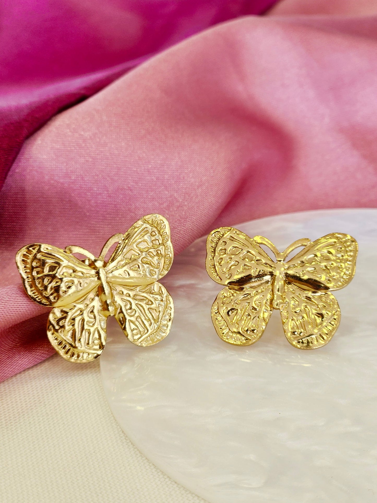 Aretes mariposa dorada #N7
