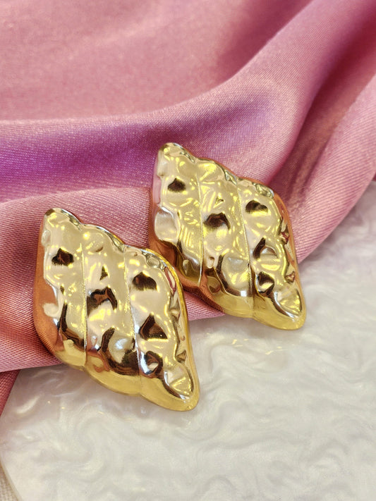 Aretes rombo tres lineas martillados #G44