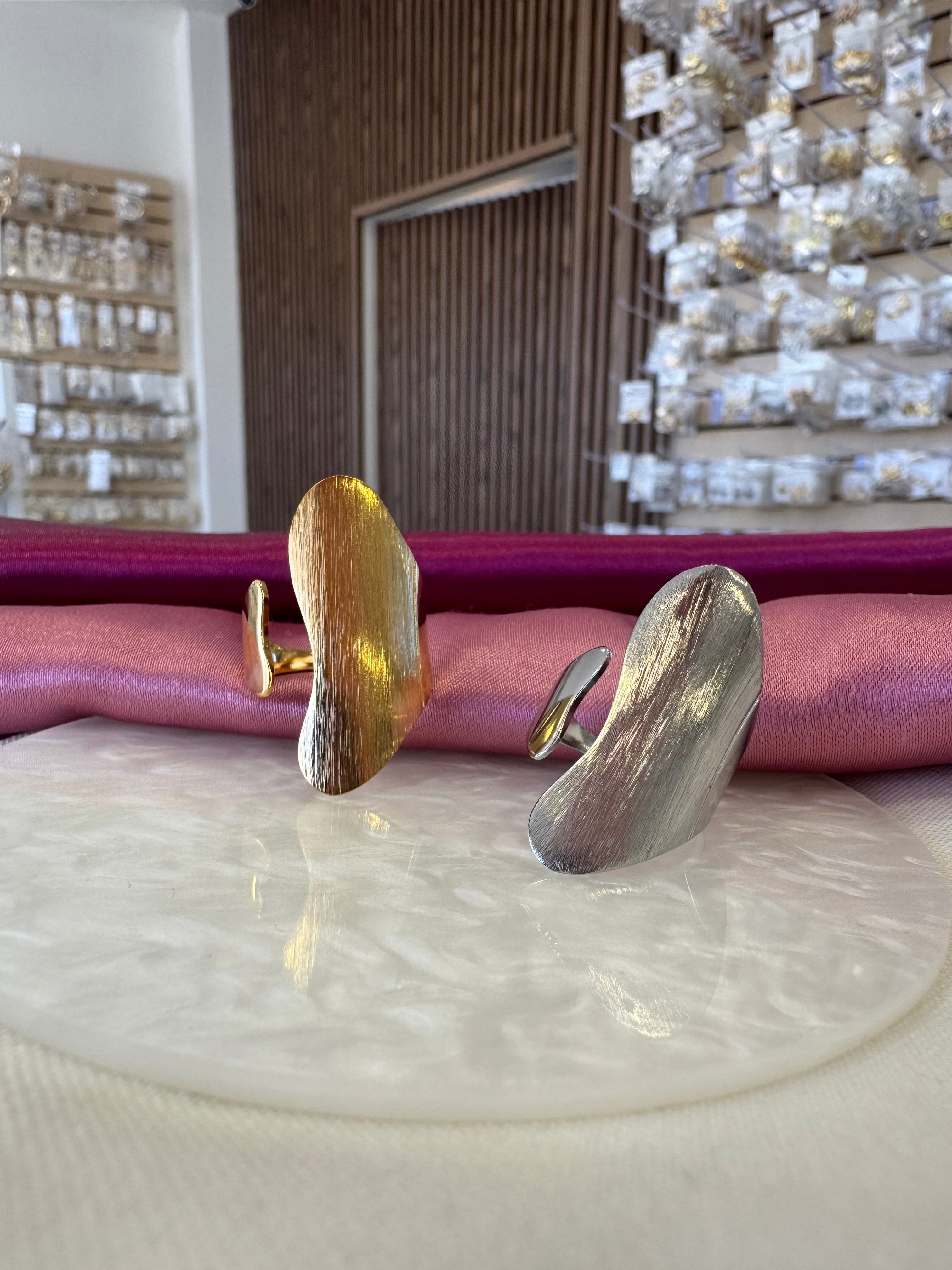 Anillo asimetrico texturas