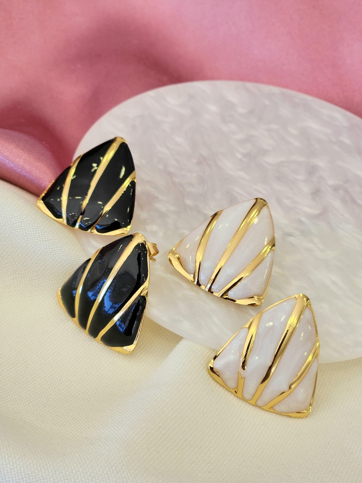 Aretes triangulo lineas #J24