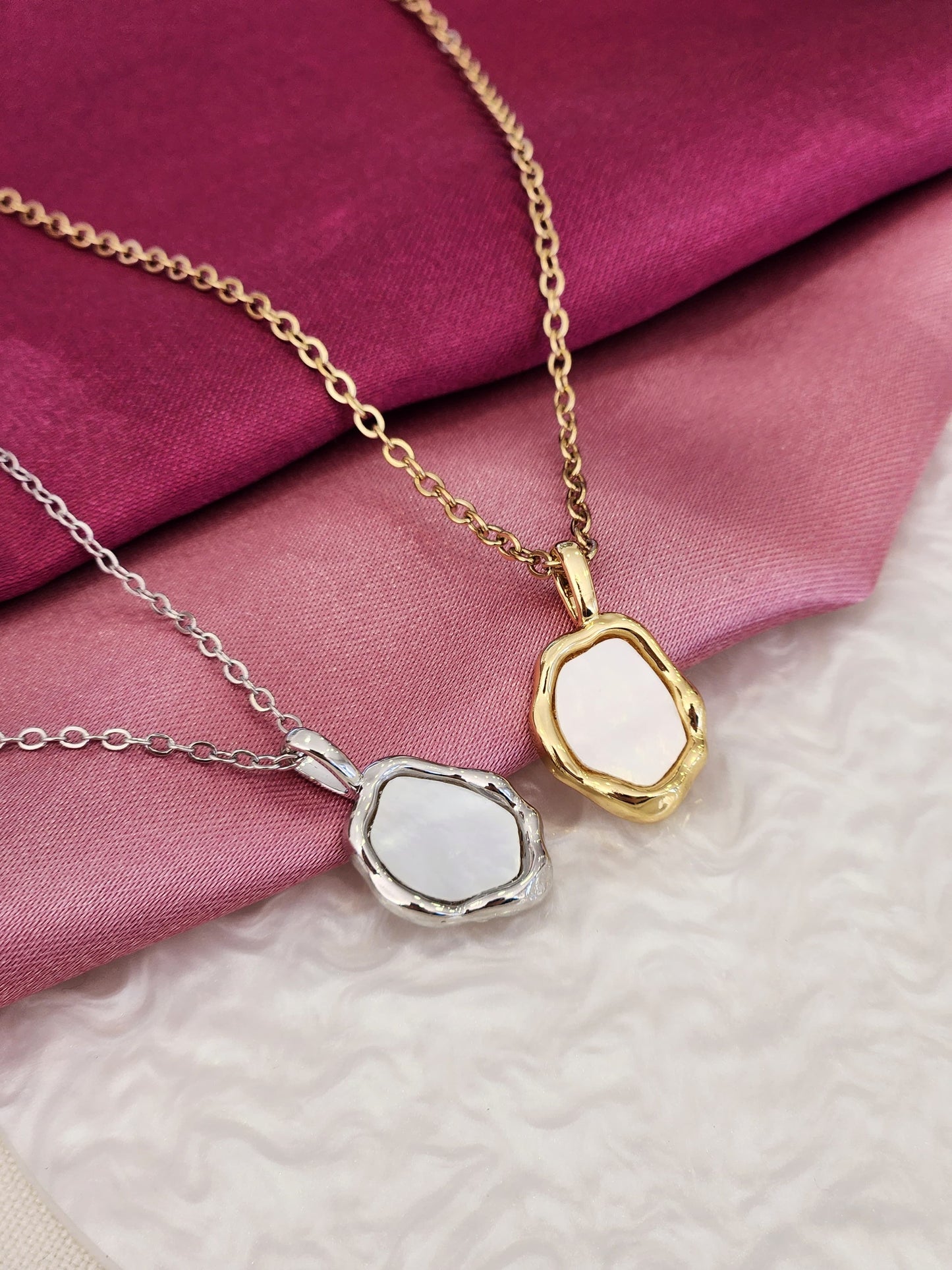 Collar madre perla irregular marco #EE