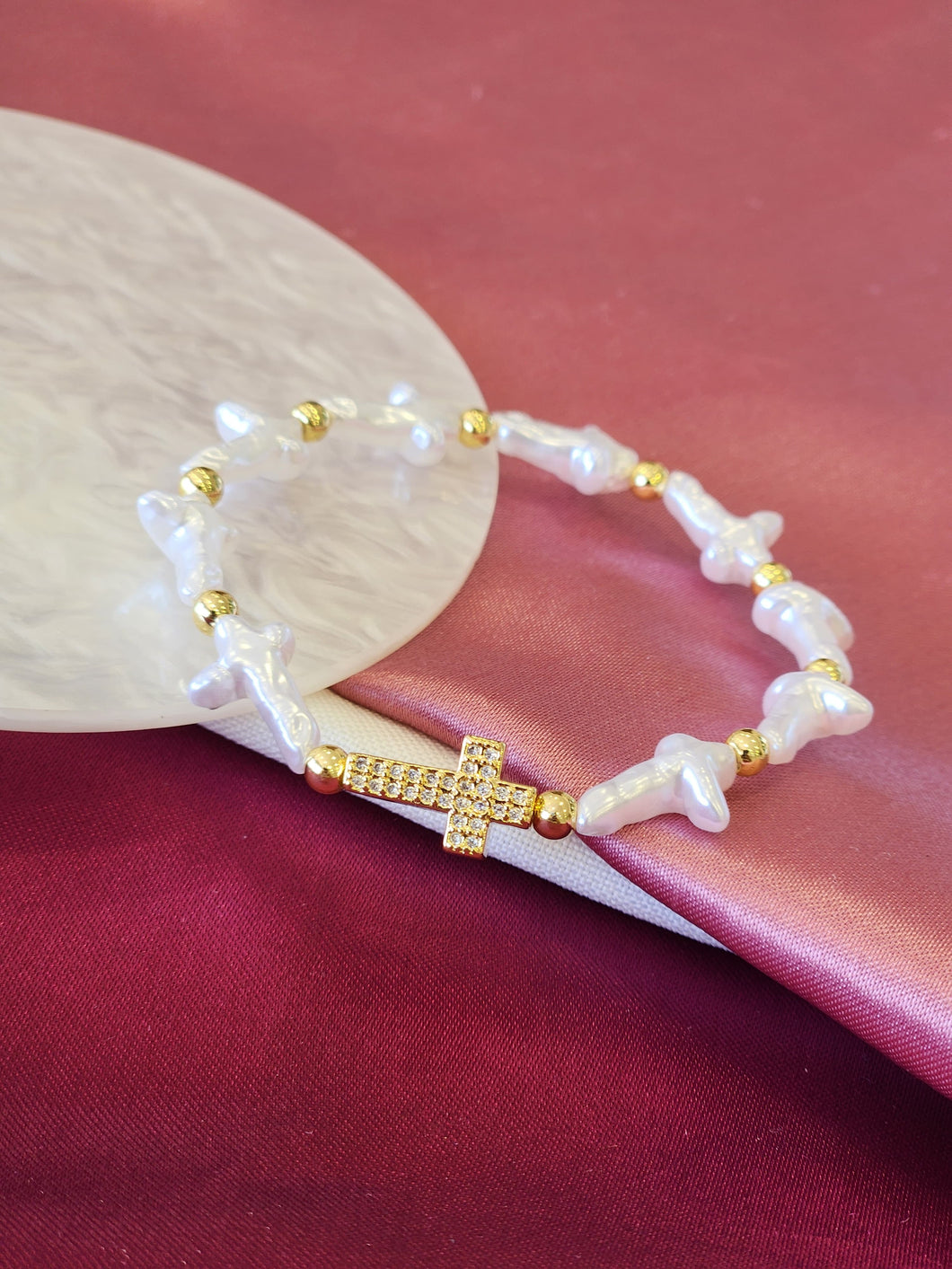 Pulsera perla cruces #A7