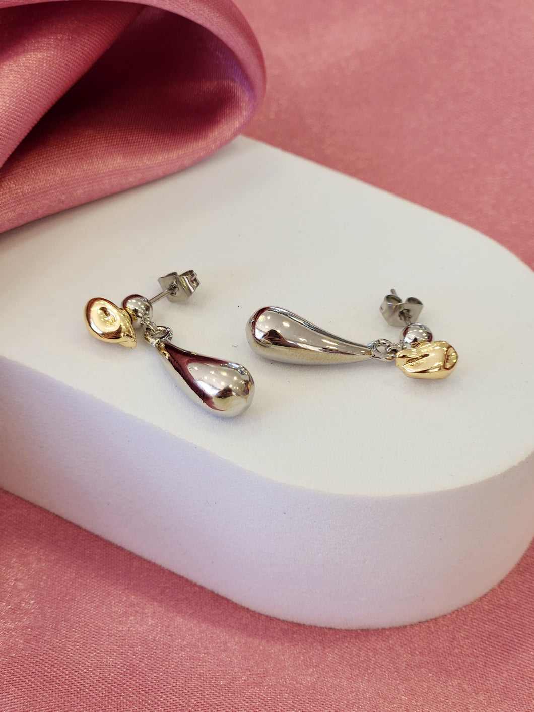 Aretes bicolor roca y gota alargada #F28