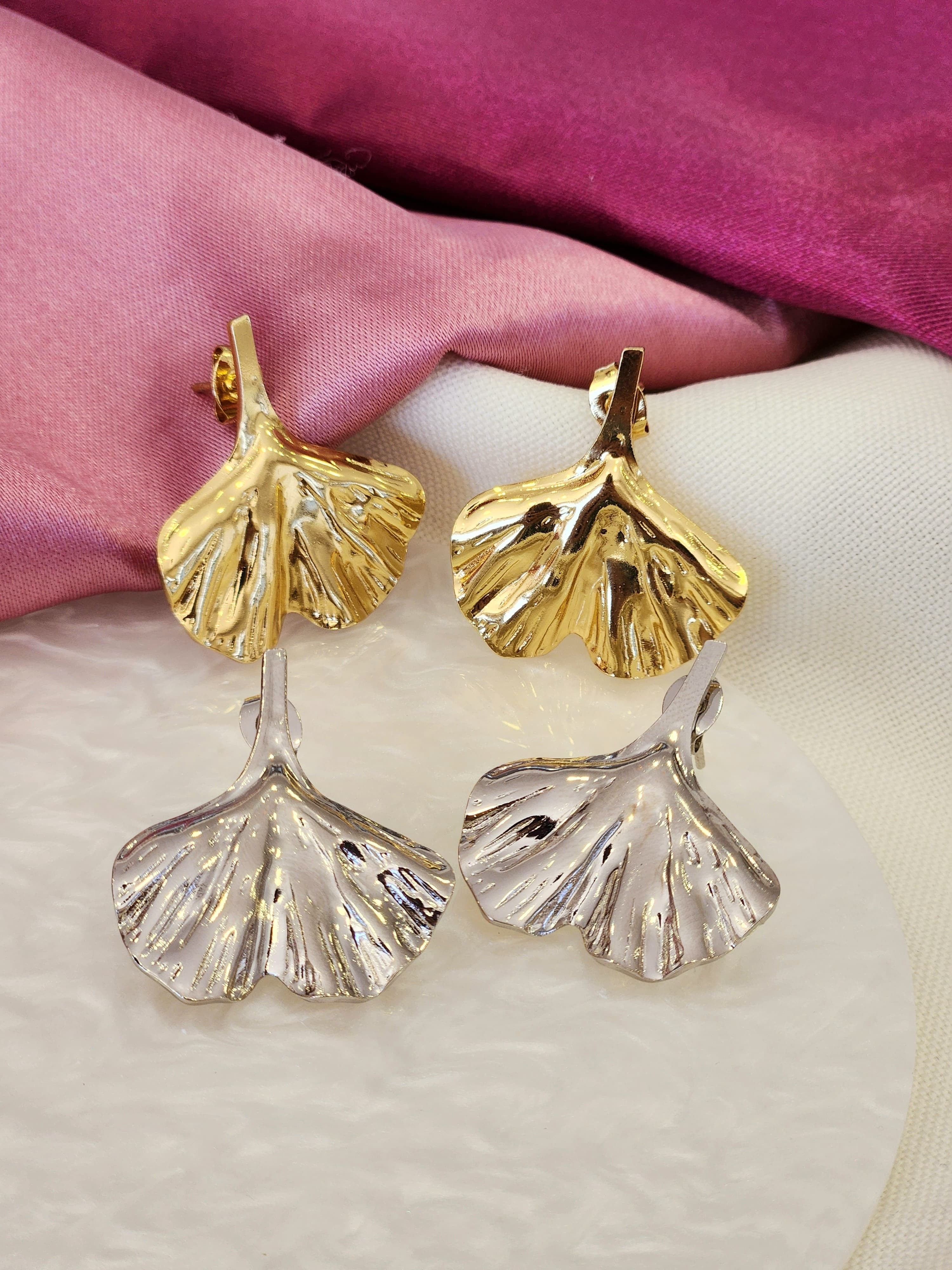 Aretes hoja simetrica chica #J22