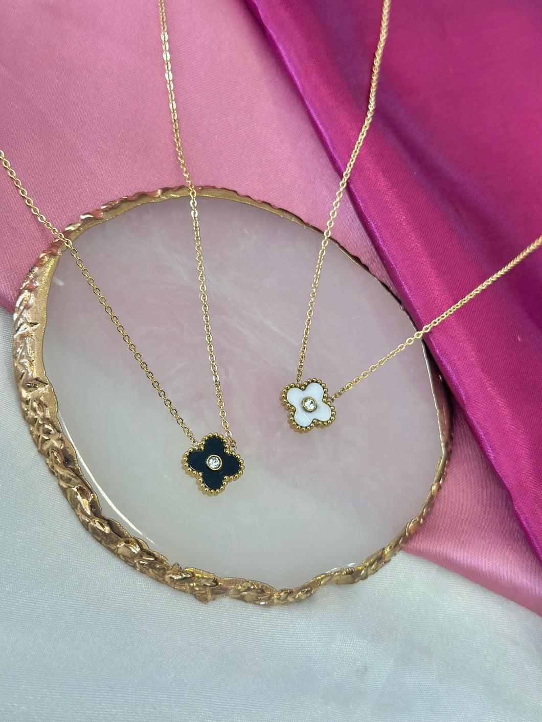 Collar trebol 1 pieza zirconia #C211