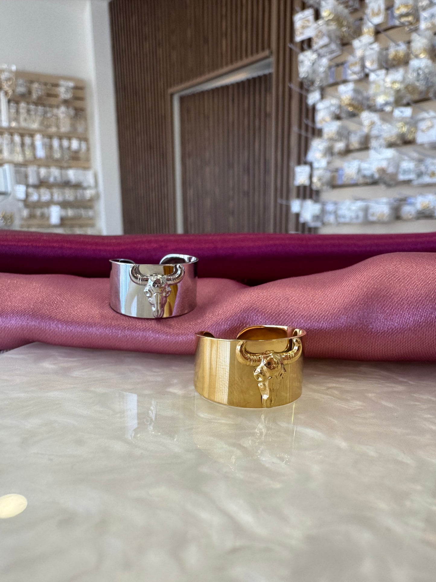 Anillo cabeza de toro liso #210
