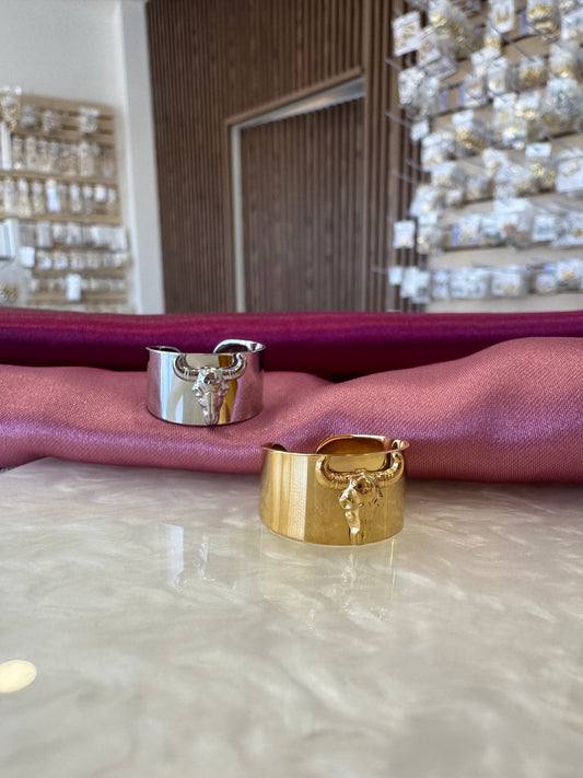 Anillo cabeza de toro liso #210