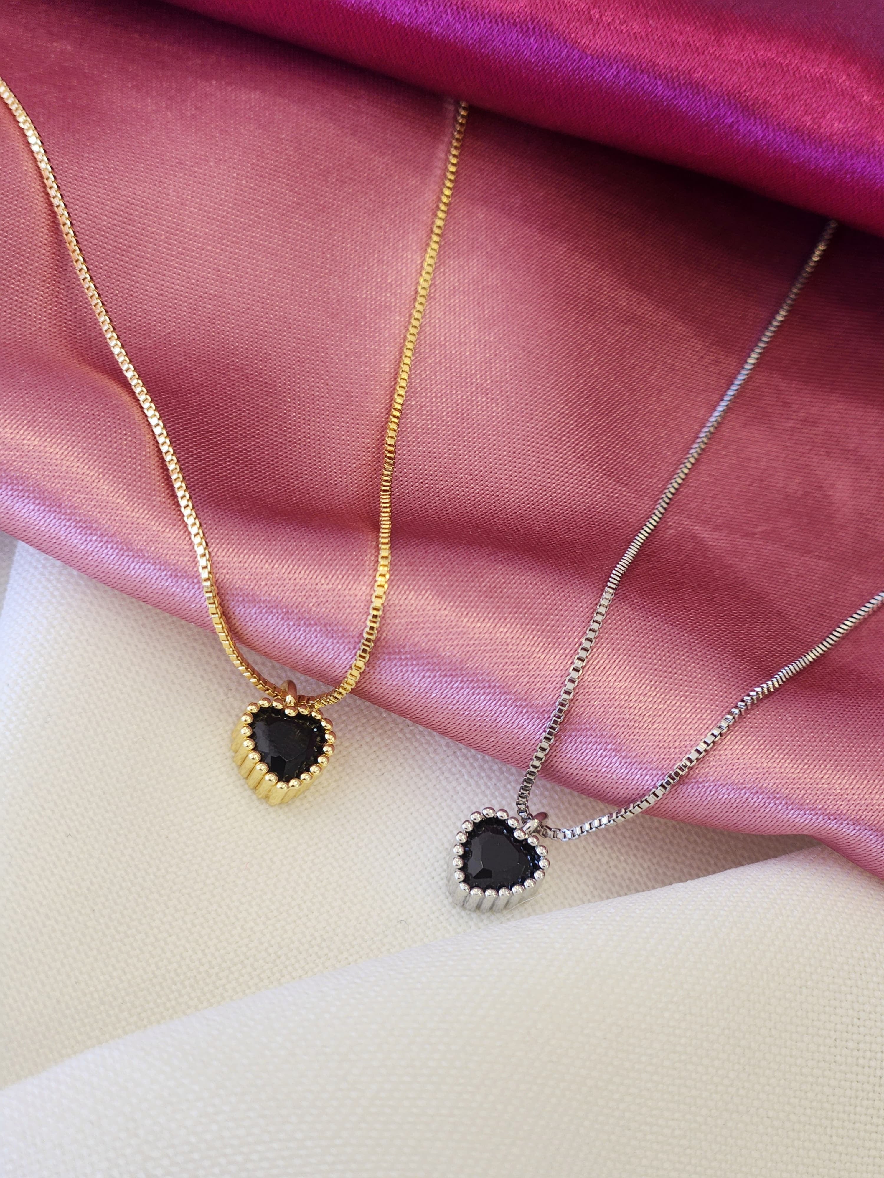 Collar corazon negro #6