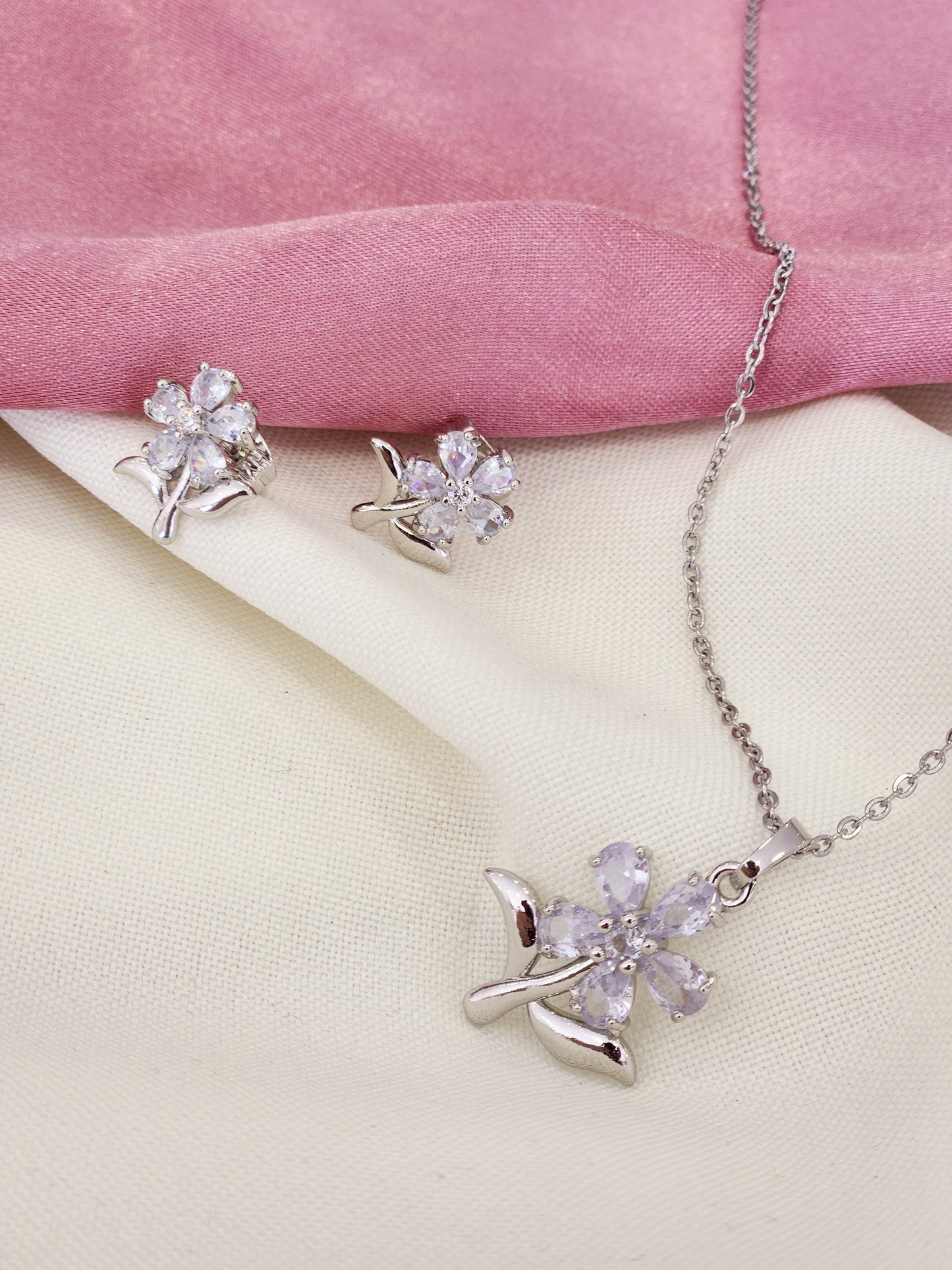 Set aretes y collar flor zirconia #B4.9 #K89