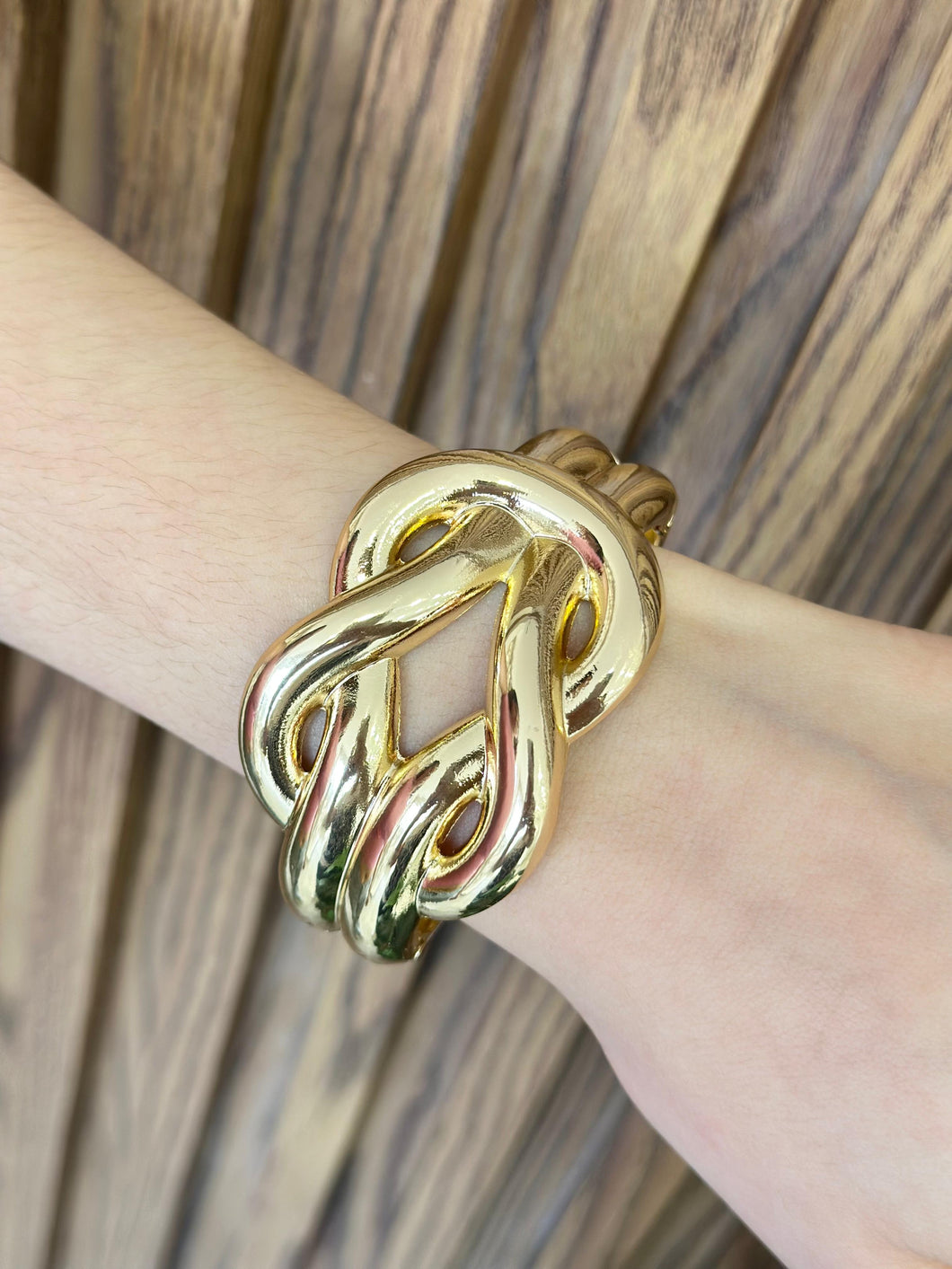 Pulsera rigida nudo infinito