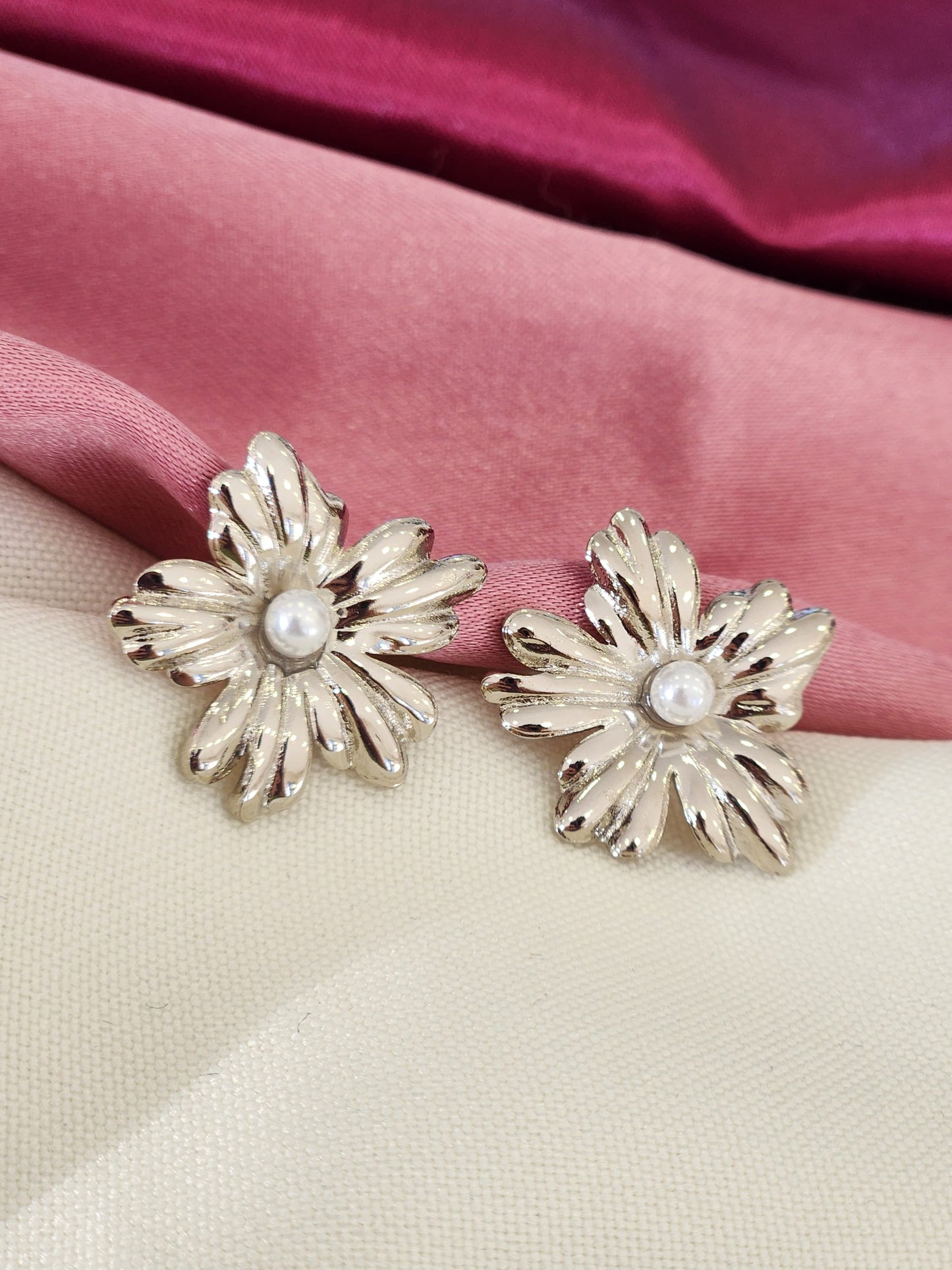 Aretes flor hawaiana plateados #179