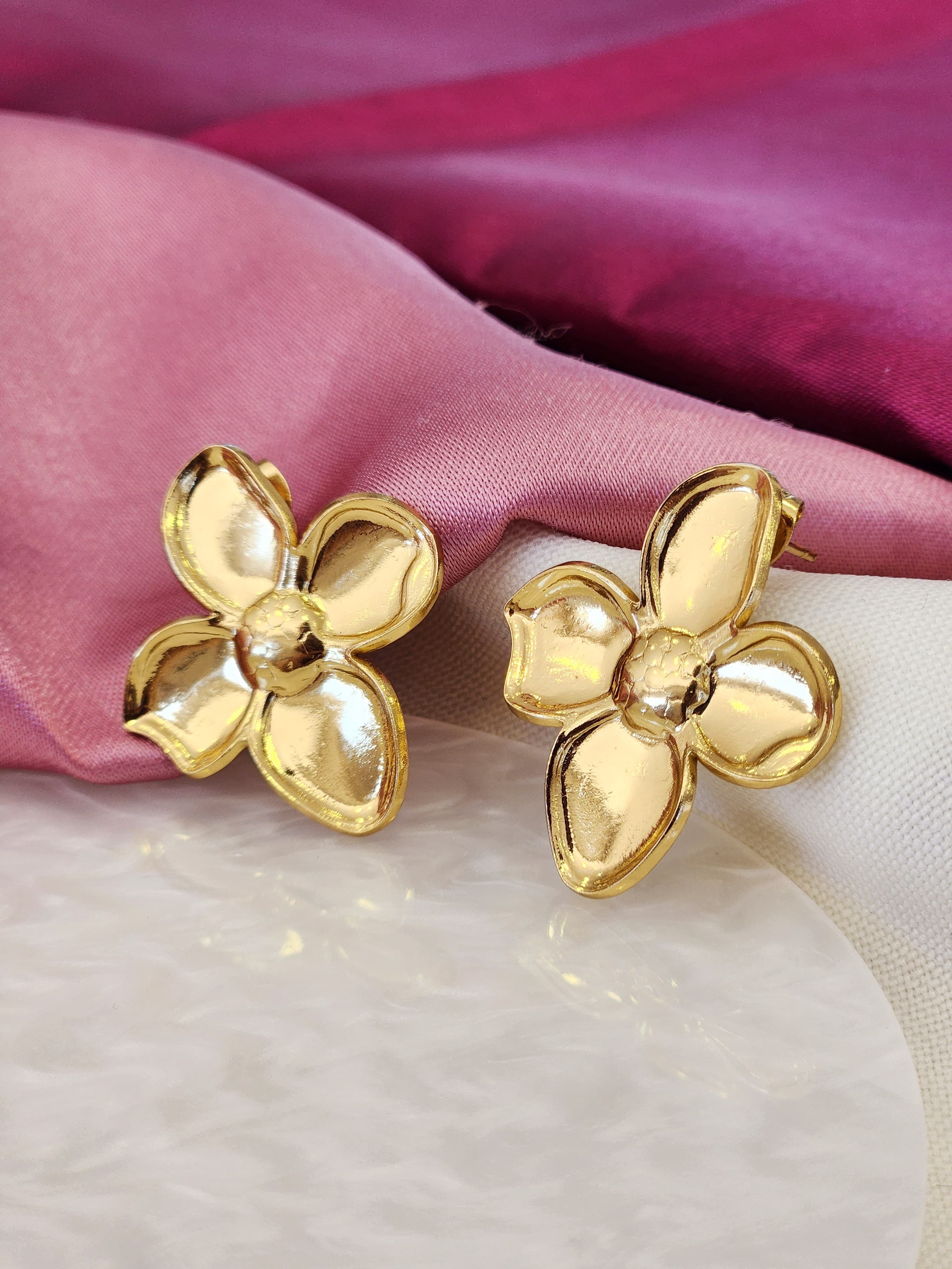 Aretes flor 4 petalos separados #H2