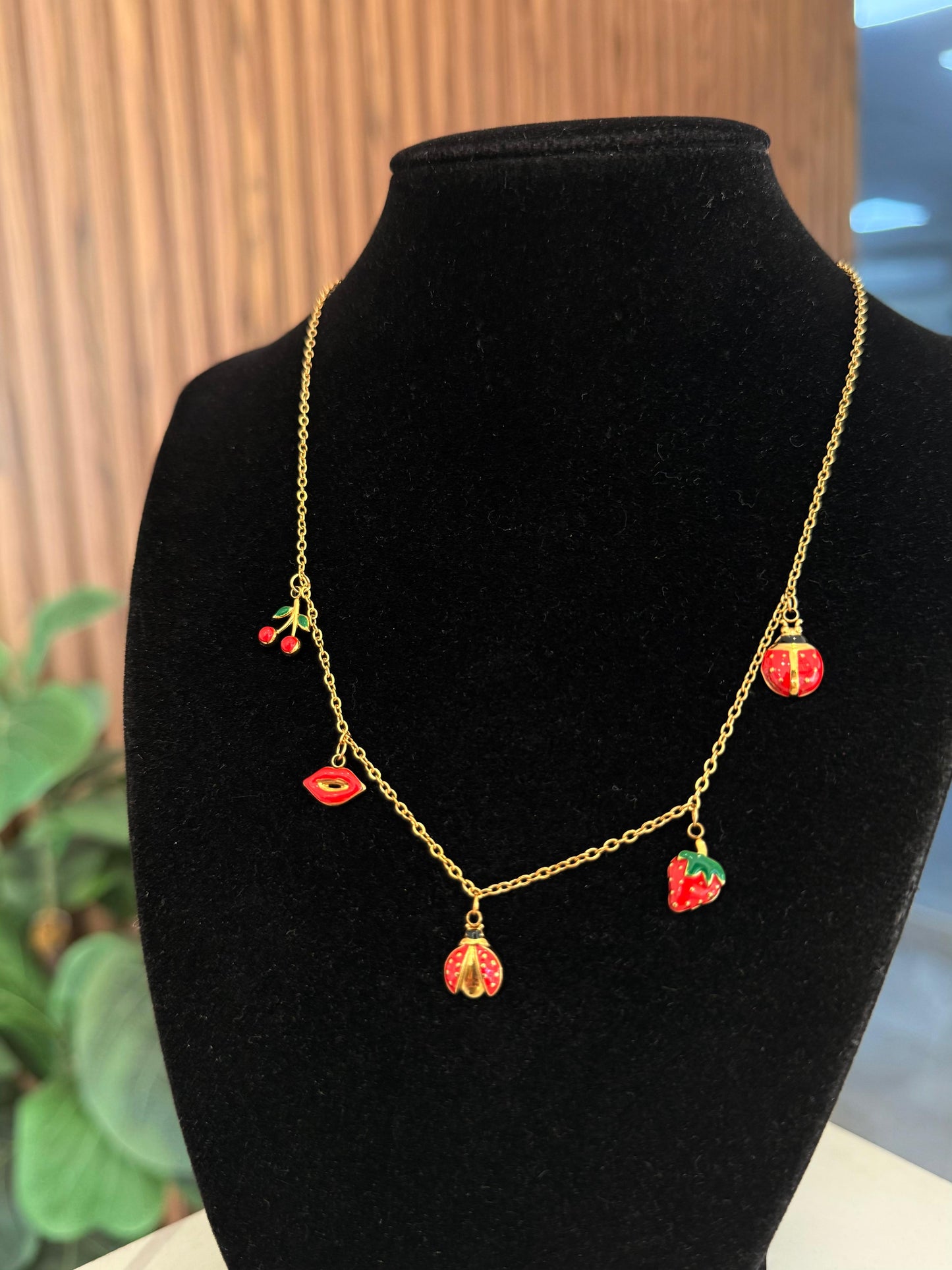Collar dijes rojos colgantes #H12