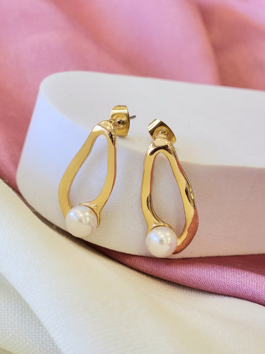 Aretes ovalados con perla #G11