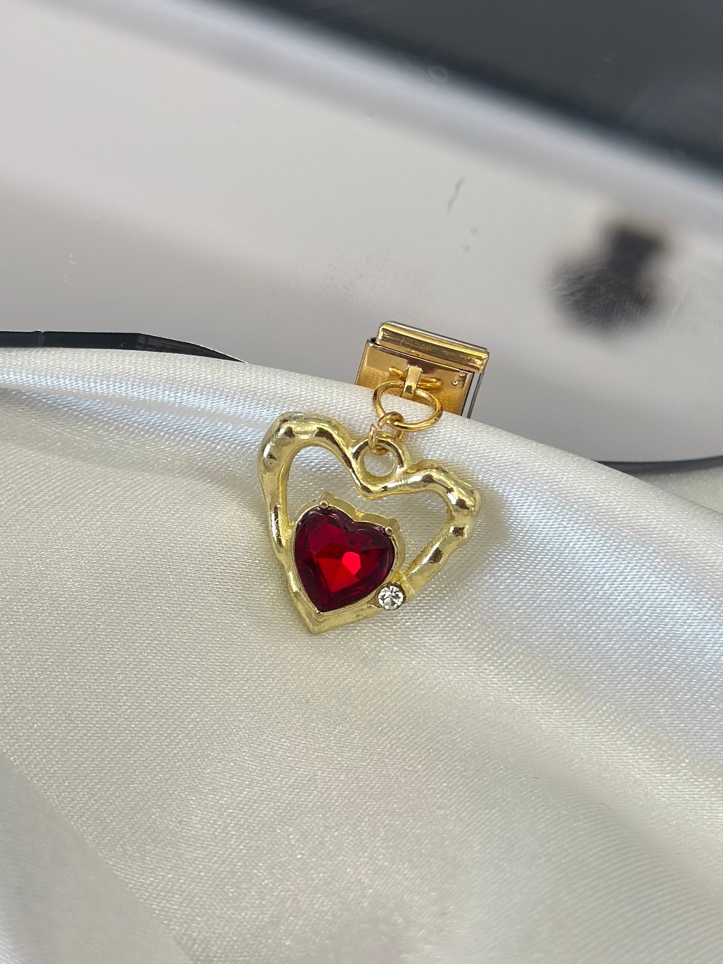 Corazon zirconia rojo interno Charm #5