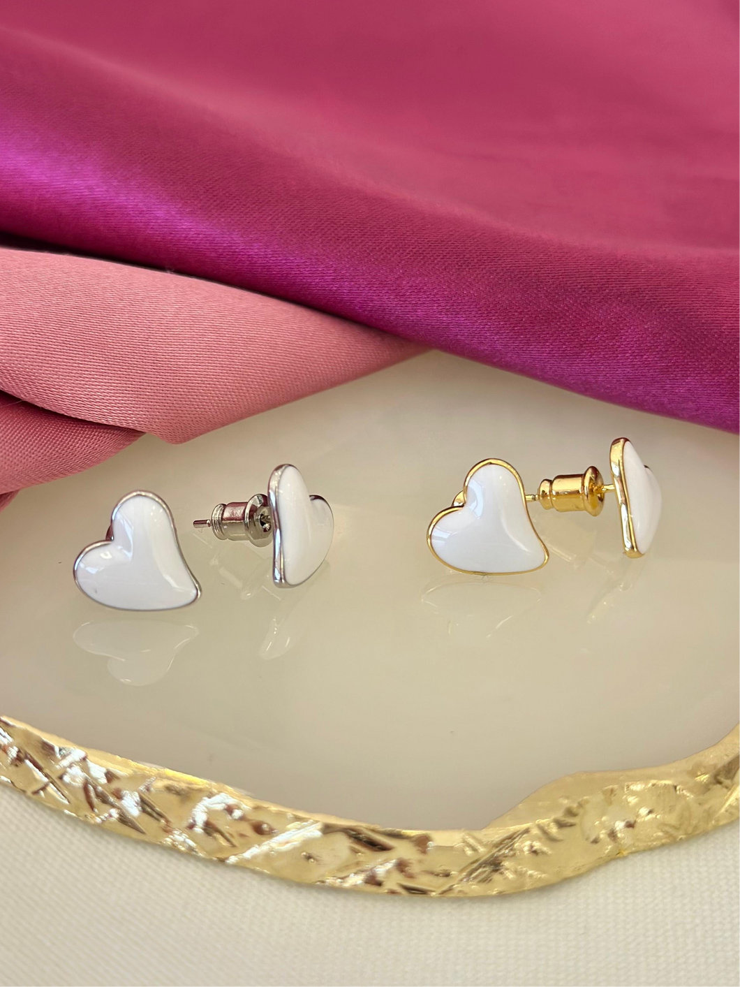 Aretes corazon irregular blanco #70