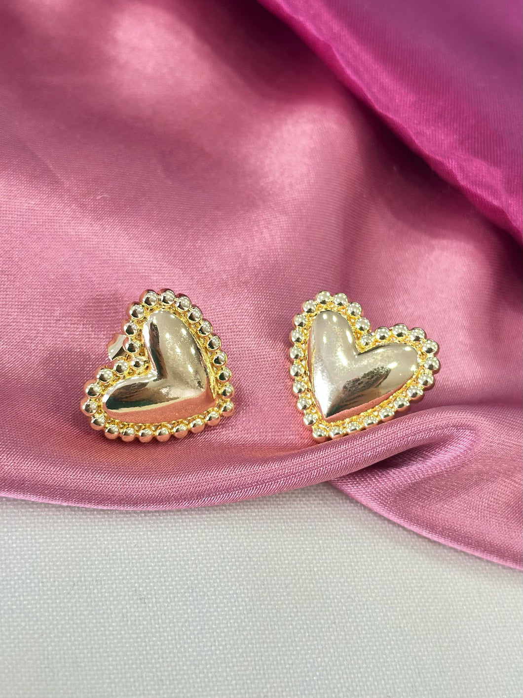 Aretes corazón borde bolitas #c131