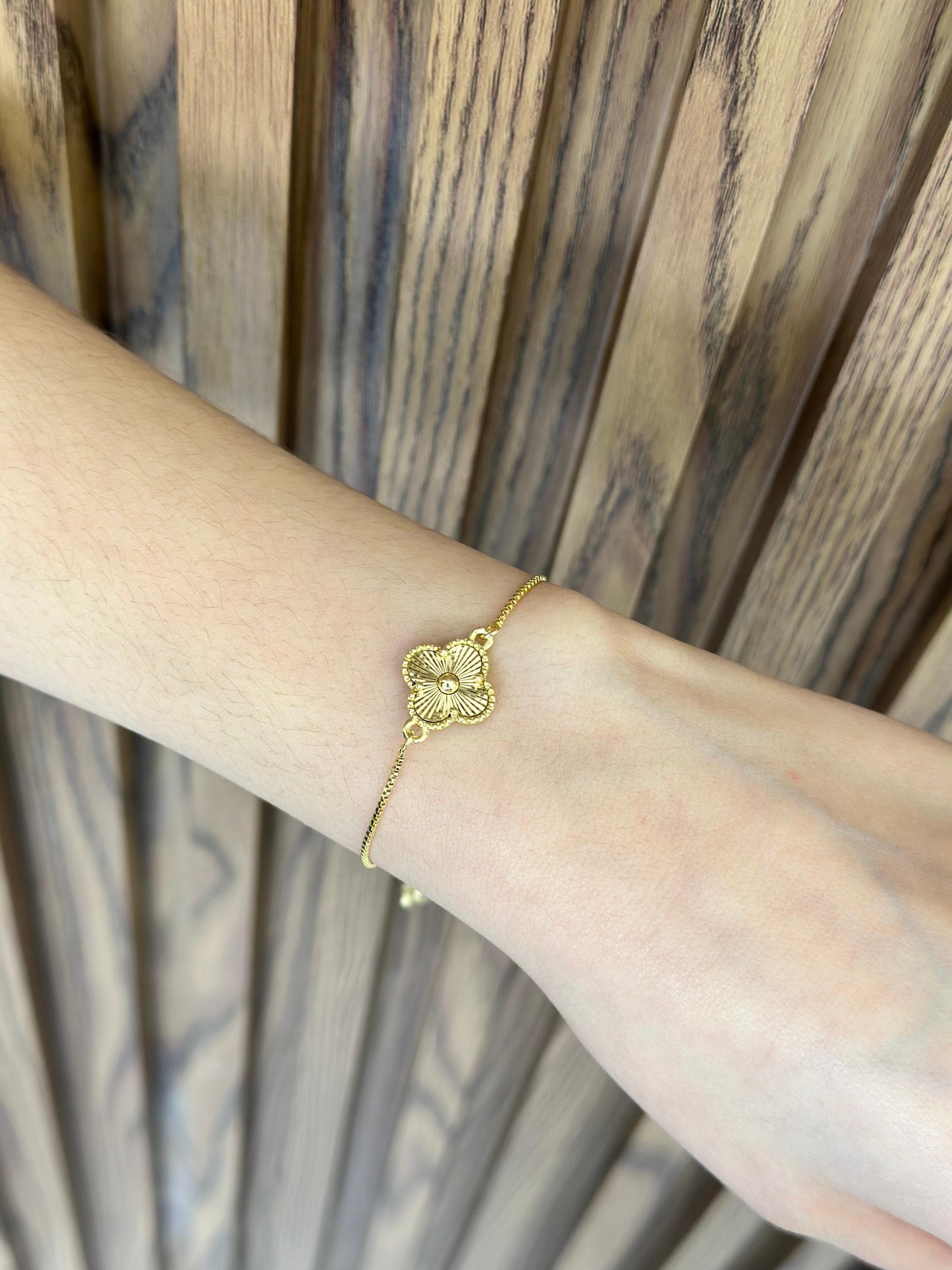 Pulsera trebol dorado ajustable #S