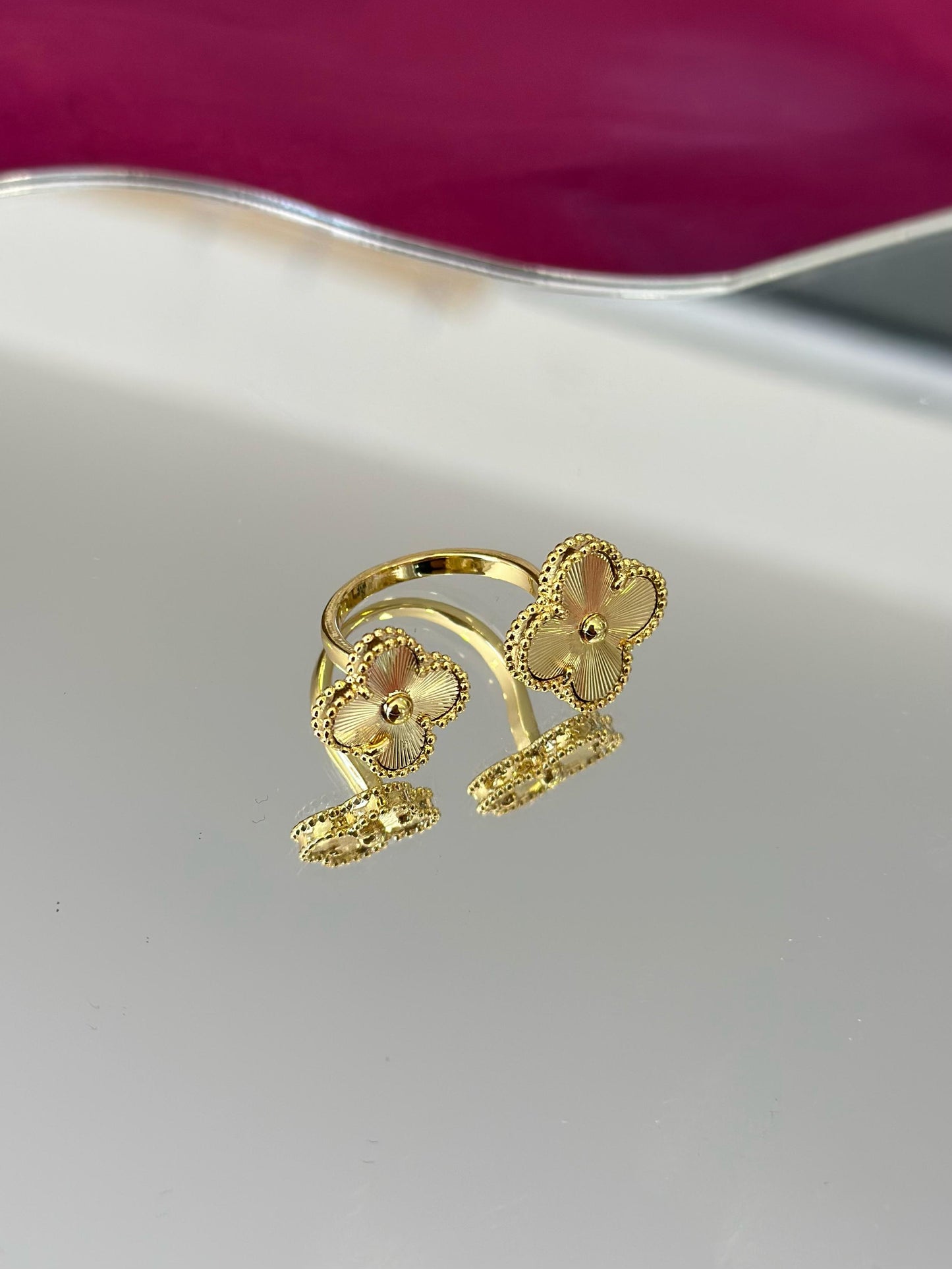 Anillo doble trebol dorado #23C