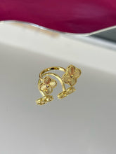 Cargar imagen en el visor de la galería, Anillo trebol dorado #23C
