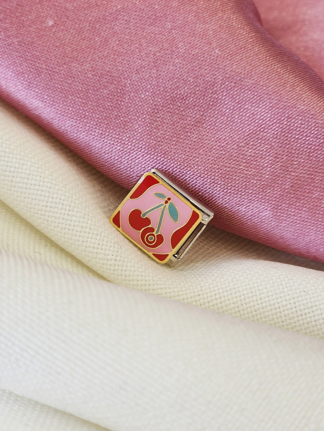 Cereza interna rojo rosa Charm