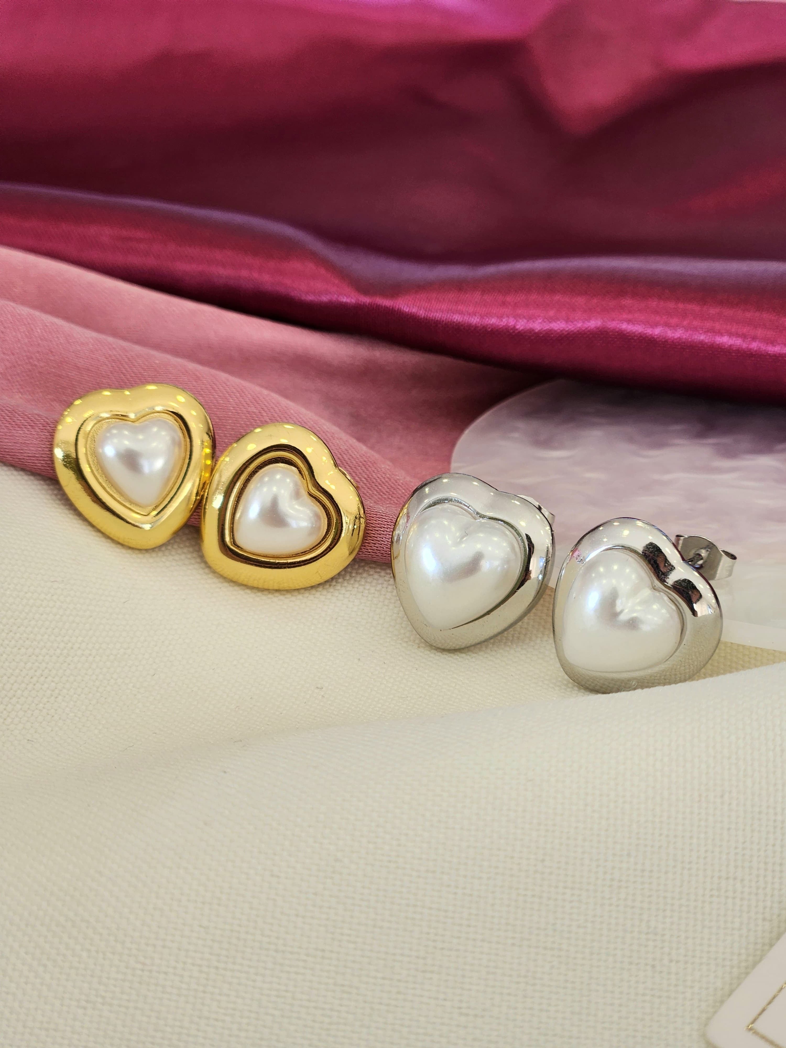 Aretes corazon perla bordes #F23