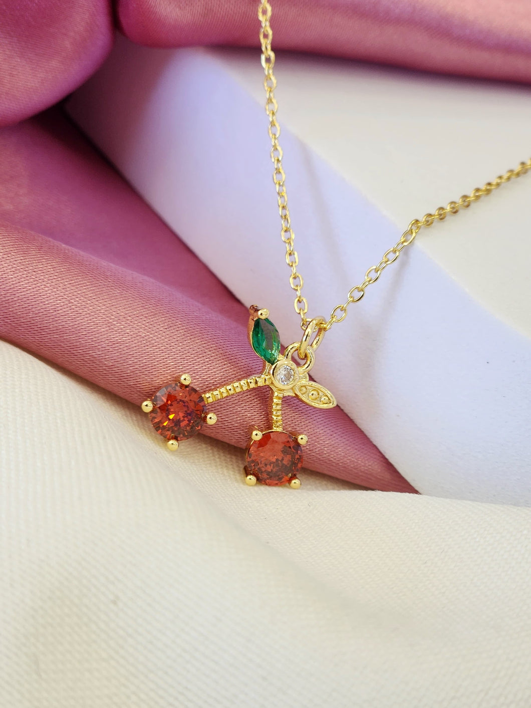 Collar cereza zirconia bordes #GG