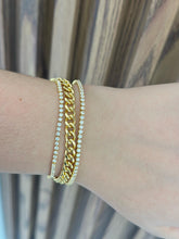Cargar imagen en el visor de la galería, Pulsera dorada triple zirconia/eslabones #B10
