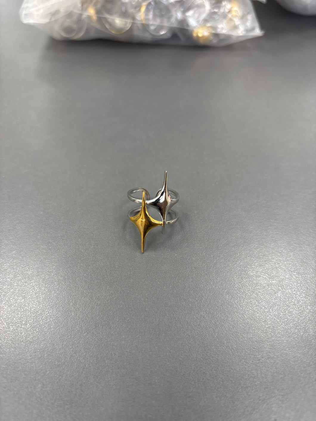 Anillo bicolor doble estrella #2
