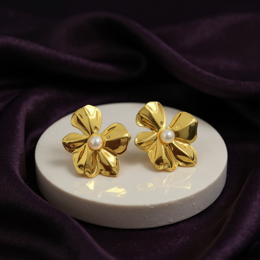 Aretes flor petalos con perla central #F35
